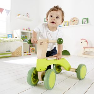 Scoot around - loopfiets - loopwagen - speelgoed - houtenspeelgoed - groen - dn houten tol - mouthoeve - hout - boekel - hape