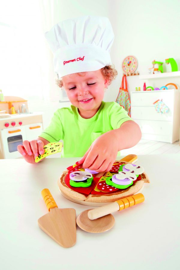 pizza - pizza set - homemade pizza - hape - E3129 - speelgoed - houten speelgoed - peuter - kleuter - vanaf 3 jaar - dn houten tol - de mouthoeve - boekel - winkel