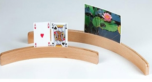 kaarten - kaarthouder - hout - shop - kaartstandaard - speelgoed - spelletjes - houten speelgoed- dn houten tol - de mouthoeve - boekel - engelhart