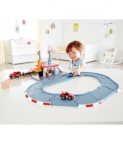 racebaan - racebaan tankstation - hape - race track station - speelgoed - verkeer - houten speelgoed - trein - treinen - trein voor kinderen- E3734 - station - boekel - speelgoedwinkel - de mouthoeve - dn houten tol
