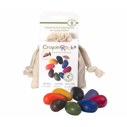 Crayon Rocks Acht (8) krijtjes van sojawas in primaire kleuren in een ecru katoenen zakje - soja - waskrijtjes - cryon rocks - pedagogisch - duurzaam - niet giftig - motoriek - veilig - ecologisch - natuurlijke basis -dn houten tol - gemert - speelgoedwinkel - webshop - online - koop lokaal - veilig kleuren - peuter - kleuter - dreumes