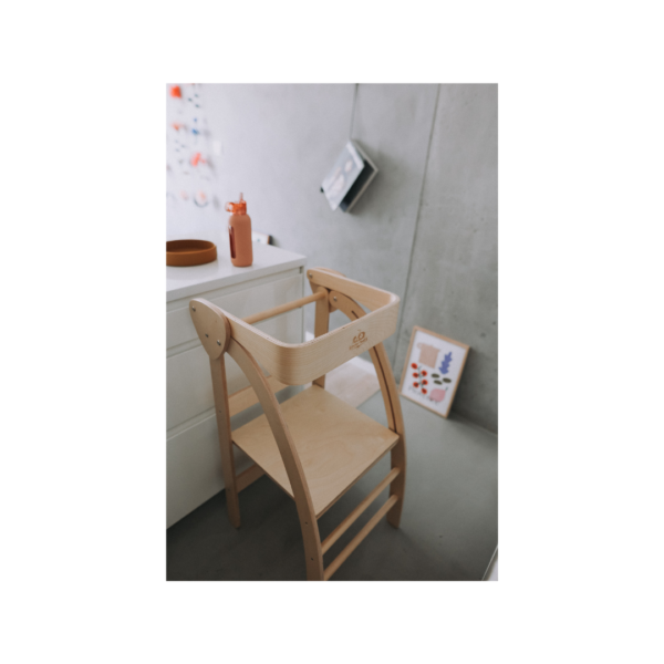 leertoren - observatie stoel - Kinderfeets Pikler Leertoren - Observation Tower - keukenhulp - duurzaam - educatief - motoriek - medium - driehoek - kinderfeets - triangle - trendy - verantwoord - klimmen - kinderen - scholen - kinderopvang - bso - kinderdagverblijf - gemert - koop lokaal - dn houten tol - webshop - speelgoedwinkel - inklapbaar - ontwikkeling - gym